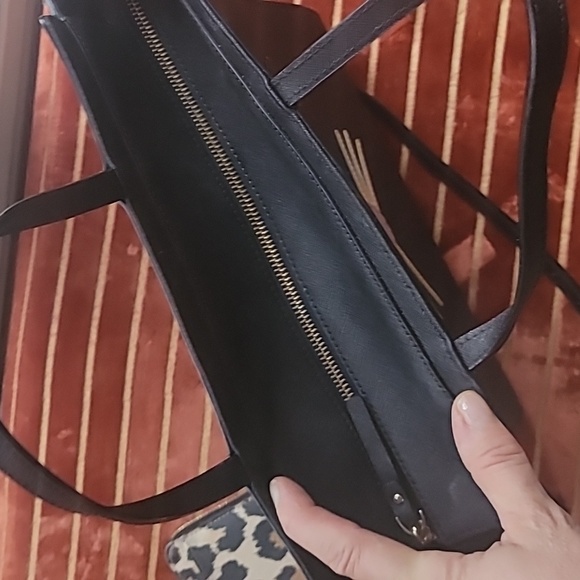 Kate Spade Bag & Wallet Run Wild Large Crossbody Bag - Picture 9 of 16